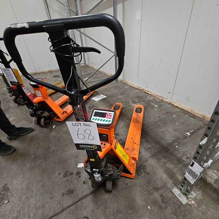 LOT 68 -  PALLET TRUCK