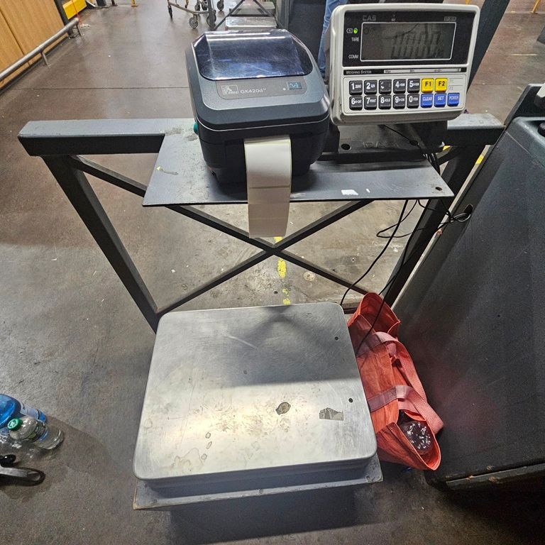 LOT 138 -  SCALES