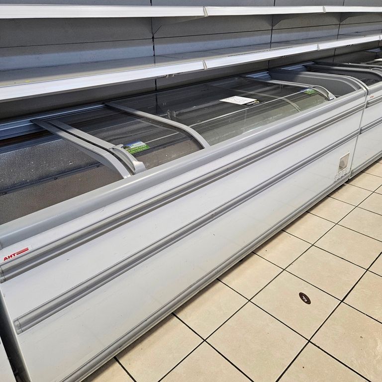 LOT 164 -  SHOP CLONDALKIN