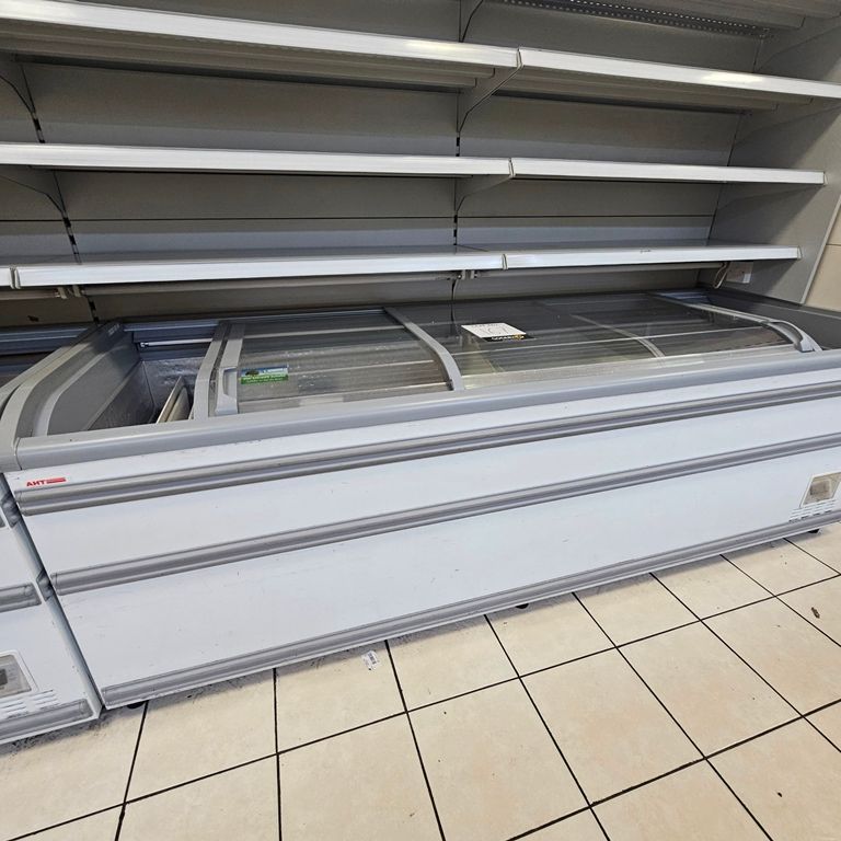 LOT 167 -  SHOP CLONDALKIN