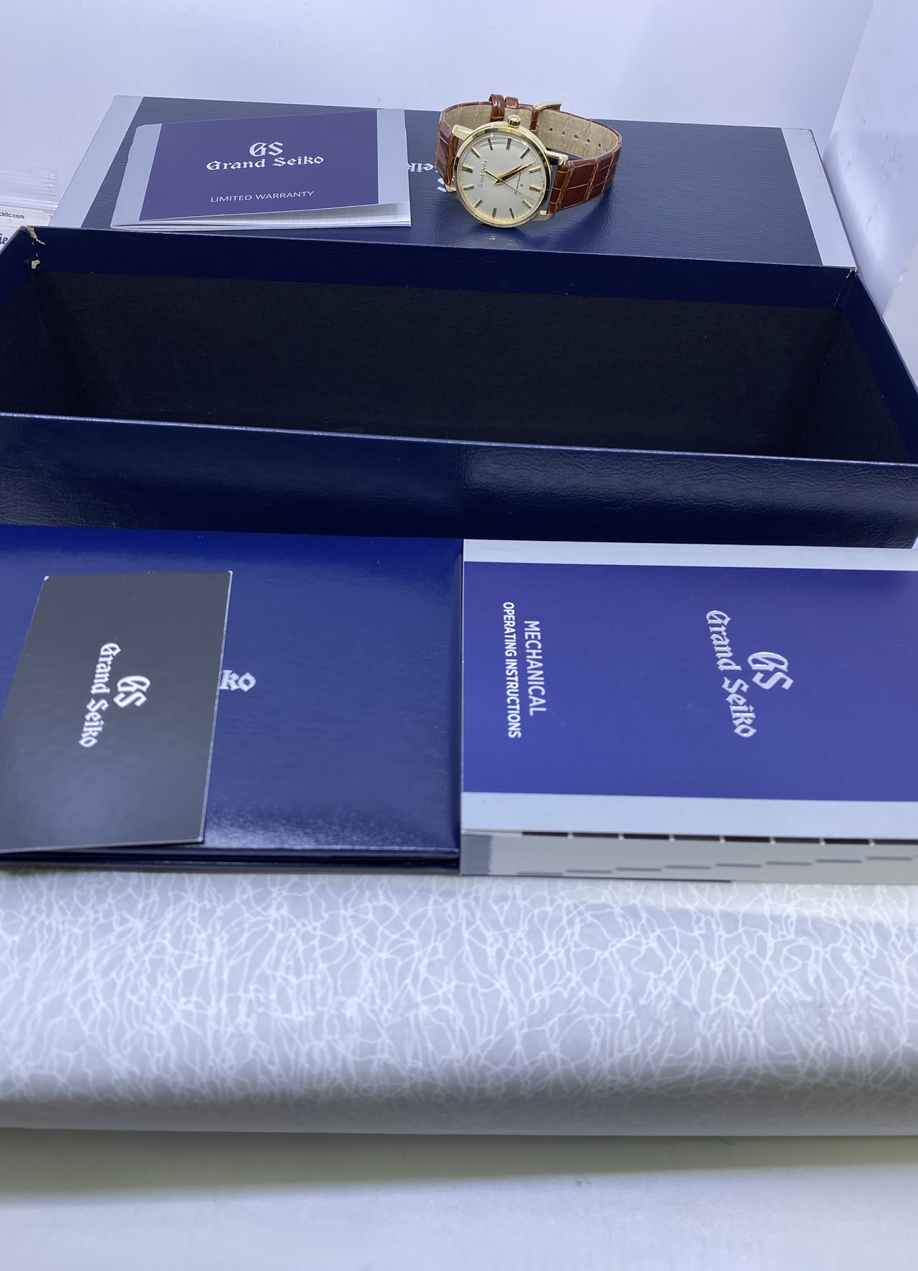 Grand Seiko SBGW252 Yellow Gold - Exquisite Timepieces