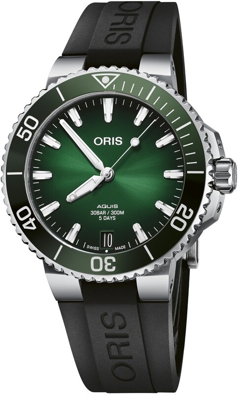 Oris Aquis Date Calibre 400 41.5mm Green Dial on Strap