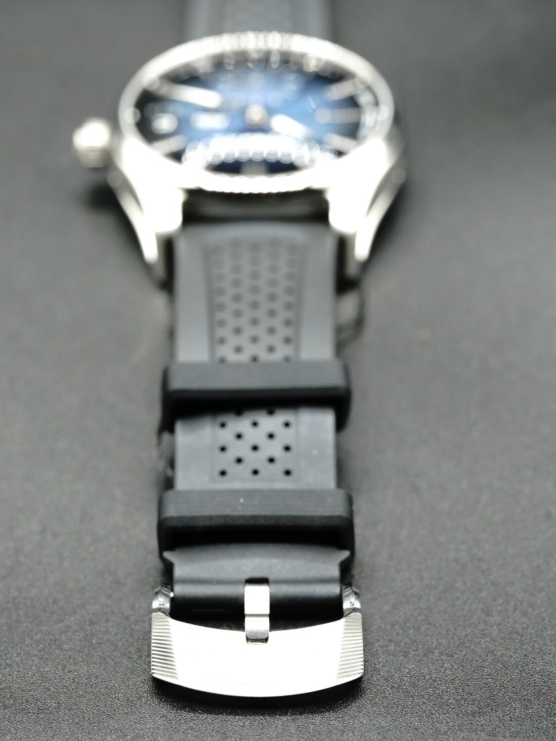 h-moser-cie-pioneer-perpetual-calendar-3808-1201-exquisite-timepieces