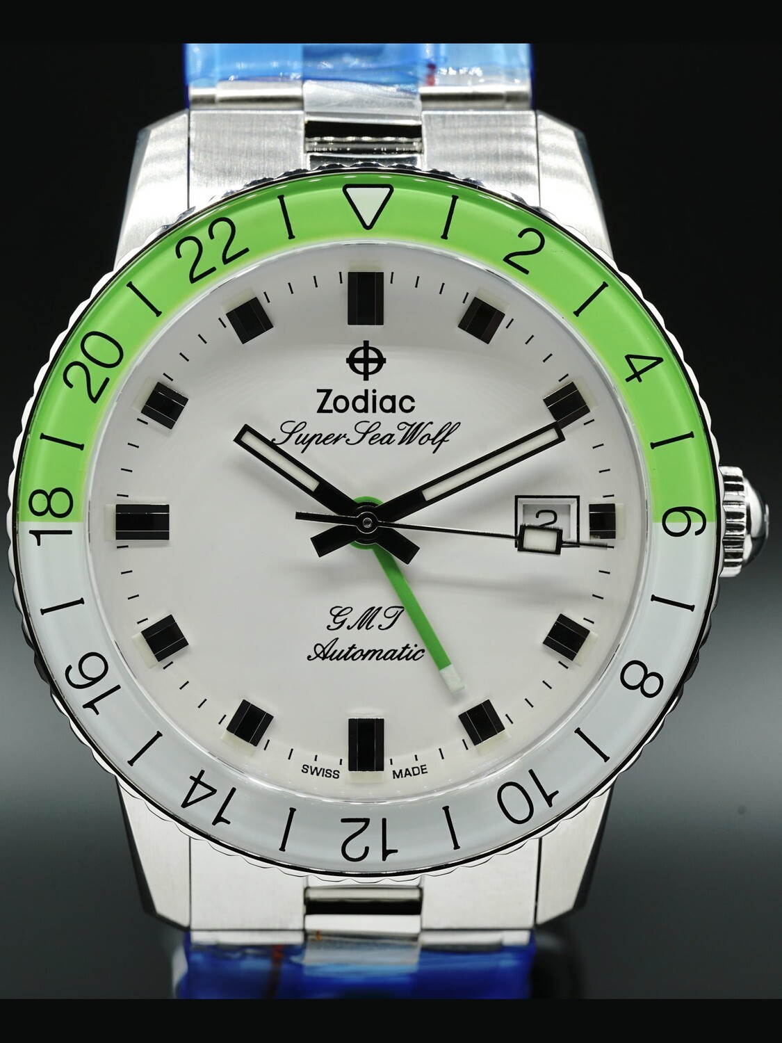 Zodiac Super Sea Wolf GMT Automatic Neon ZO9411 - Exquisite