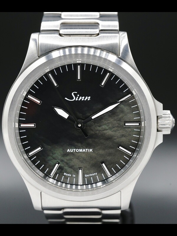 Sinn 556 I Perlmutt S 556.0105 - Exquisite Timepieces