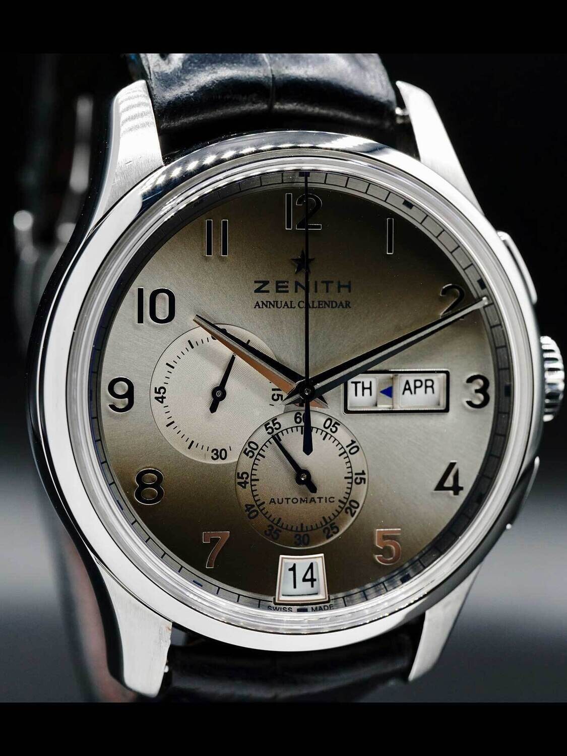 Zenith Captain Winsor Annual Calendar Fume Dial Men's Watch 03.2072. 