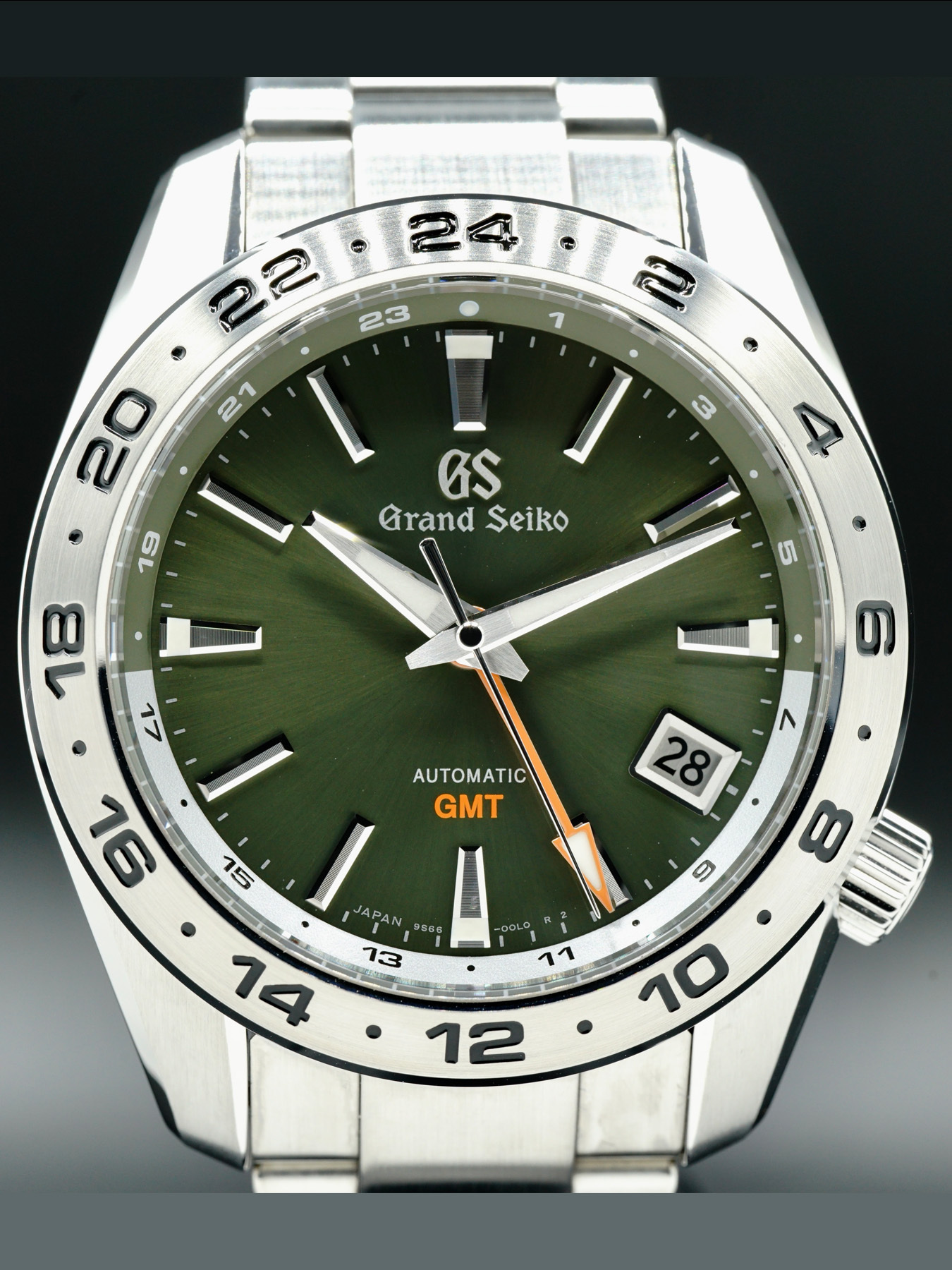 Grand Seiko SBGM247 - Exquisite Timepieces