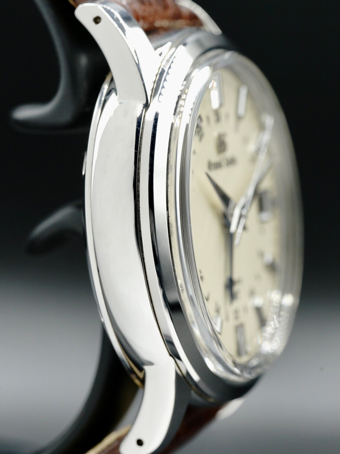 Grand Seiko Automatic GMT SBGM221 - Exquisite Timepieces