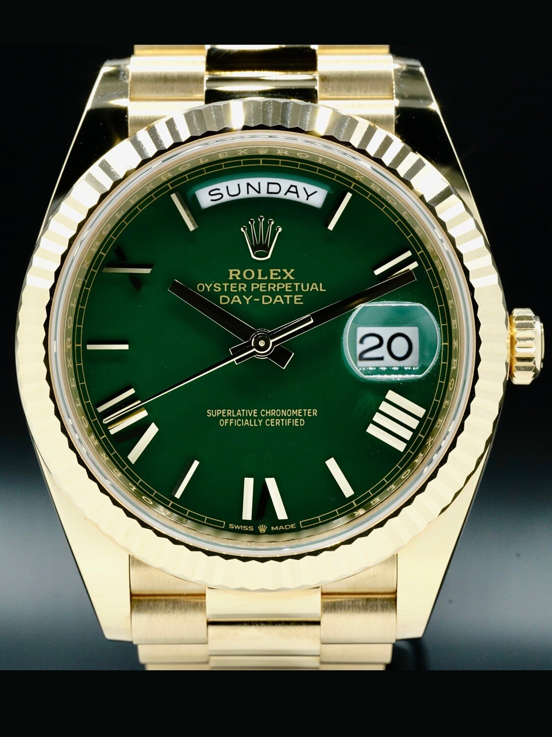 rolex-day-date-40-green-dial-228238-exquisite-timepieces