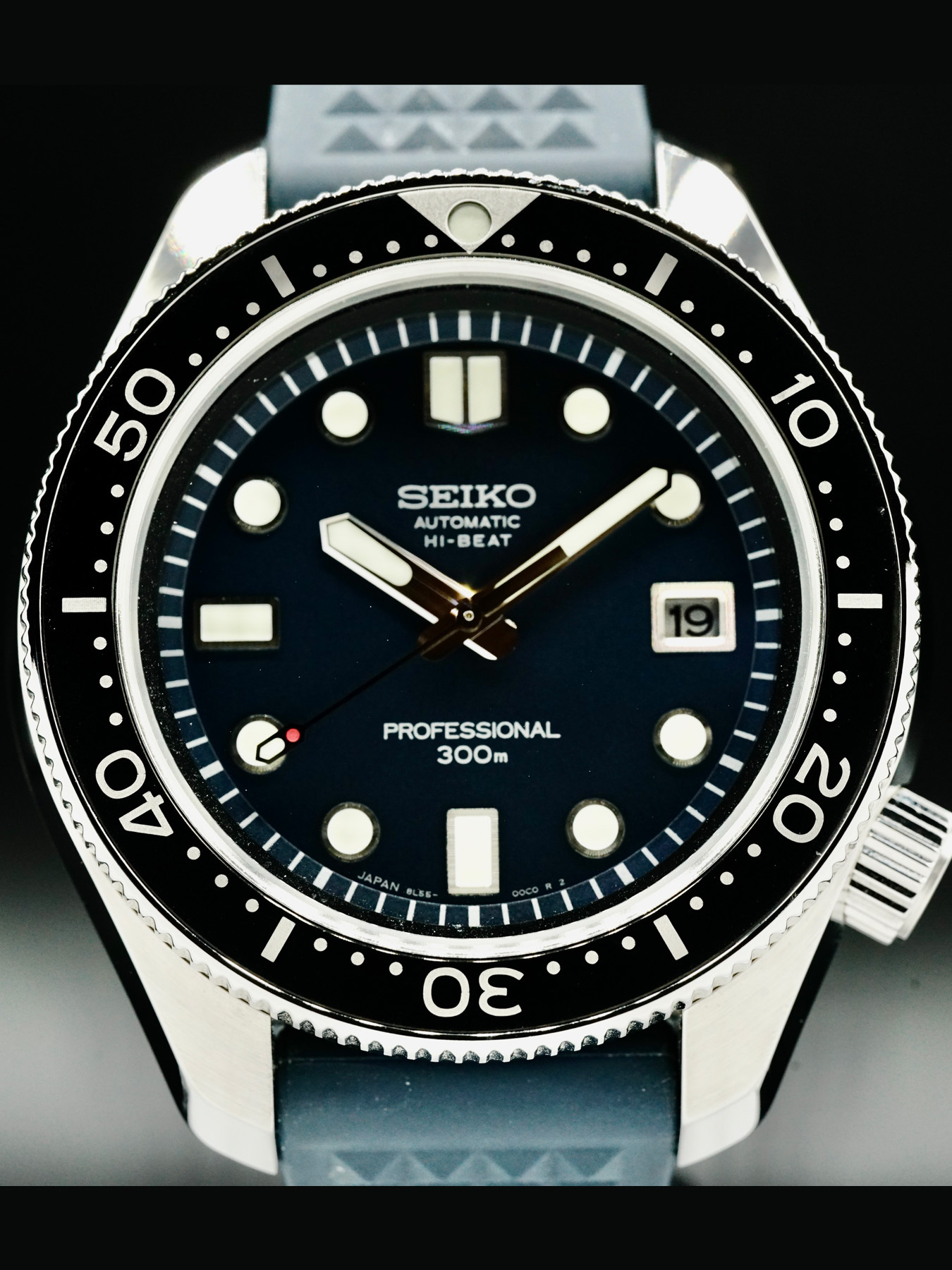 Seiko Prospex SLA039 The 1968 Professional Diver's 300m Re-creation -  Exquisite Timepieces