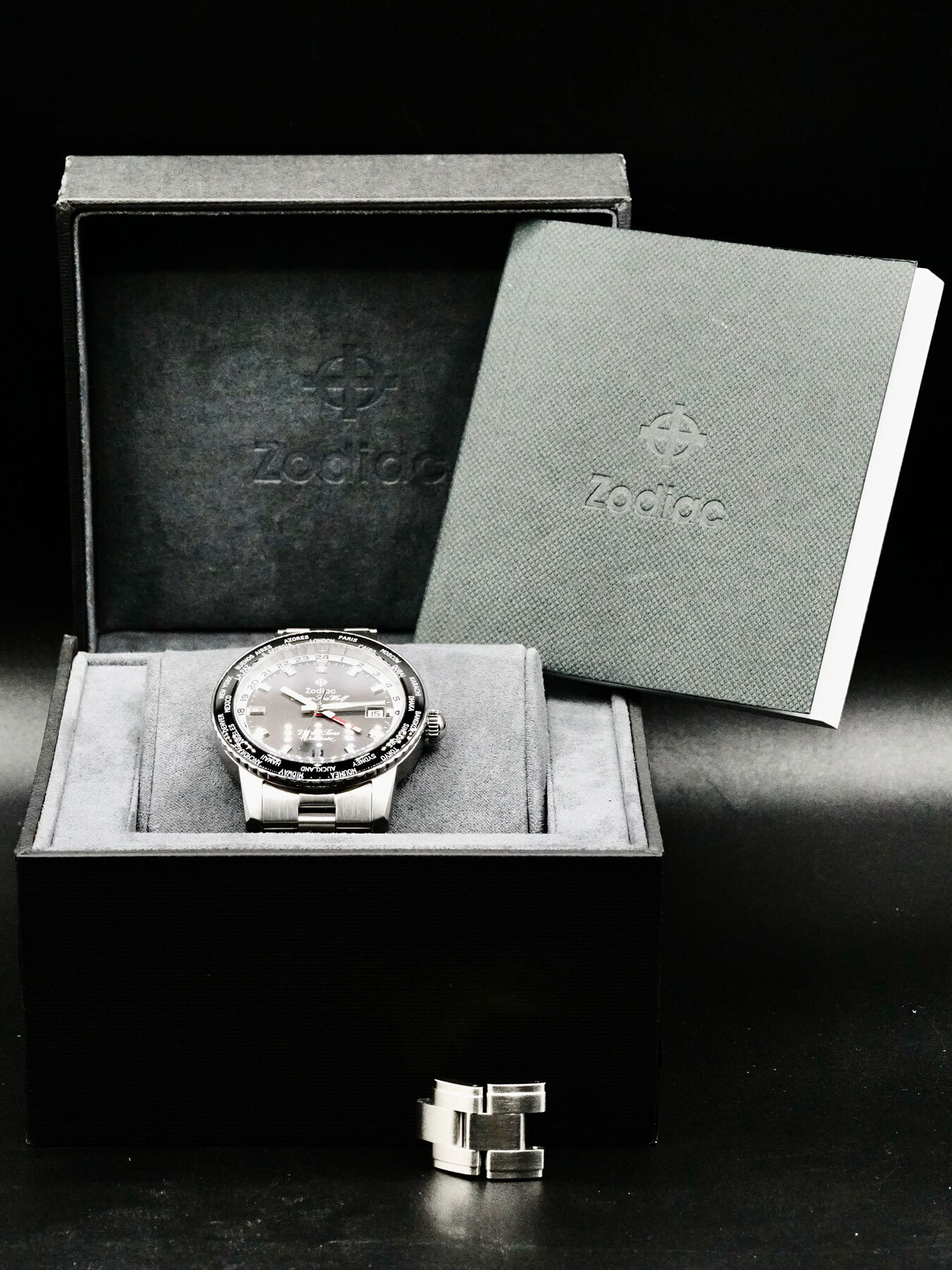 Zodiac ZO9409 Super Sea Wolf World Time GMT Black- Exquisite Zodiac ZO9409 Super Sea Wolf World Time GMT Black- Exquisite