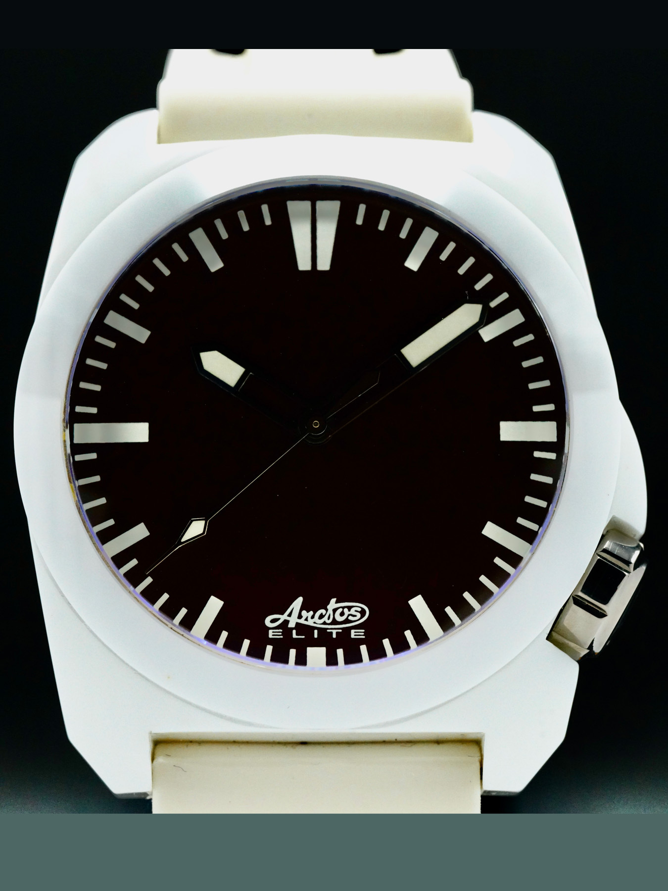 Watches Wanted — 1950s Traum Arctos- Wecker - $500