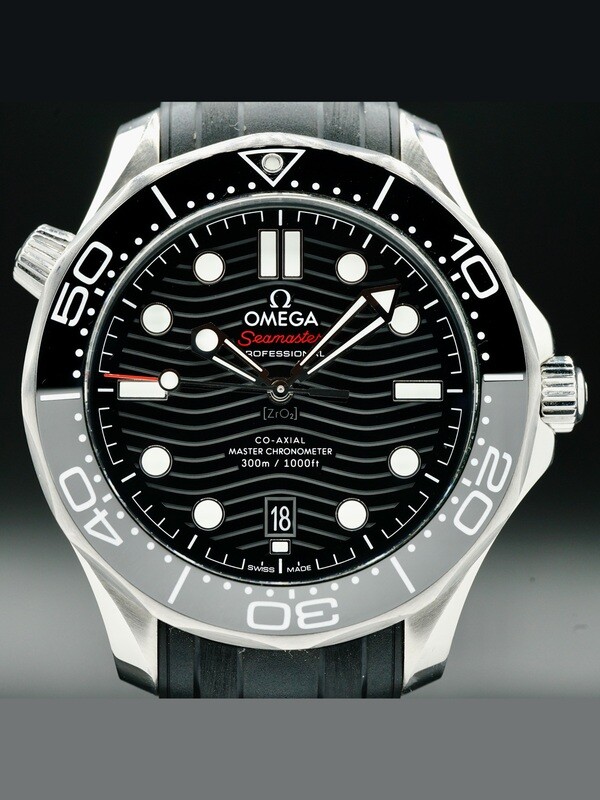 Omega 210.32.42.20.01.001 Seamaster Diver 300M Co-Axial Master Chronometer Black Dial on Rubber Strap
