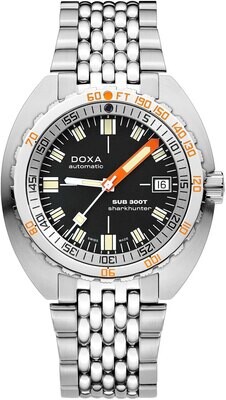 DOXA Sub 300T Sharkhunter 840.10.101.10 on Bracelet
