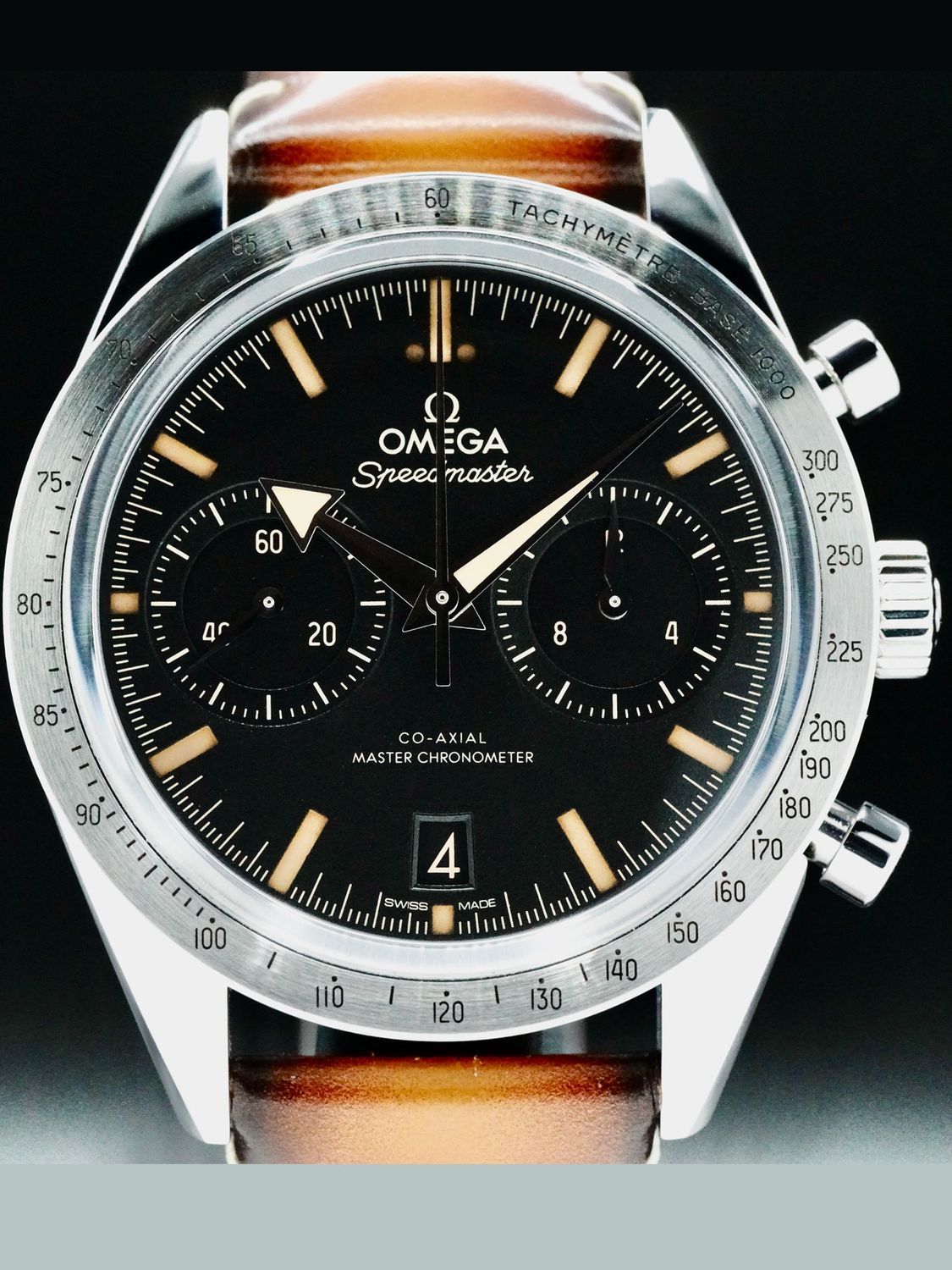 OMEGA Speedmaster ブラックダイヤル omega-speedmaster-dark-side-of