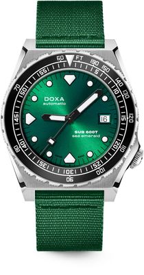 DOXA Sub 600T Sea Emerald 861.10.131.26-N on NATO Strap