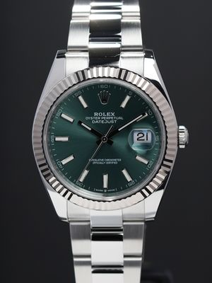 Rolex 126334-0027 Datejust 41mm Green Oyster