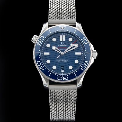 Omega 210.32.42.20.03.001 Seamaster Diver 300M Co-Axial Master Chronometer on Rubber Strap