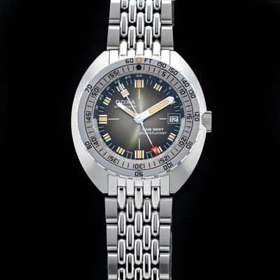 DOXA 855.10.101V.10 SUB 250T GMT Sharkhunter Vintage On Stainless Steel Bracelet
