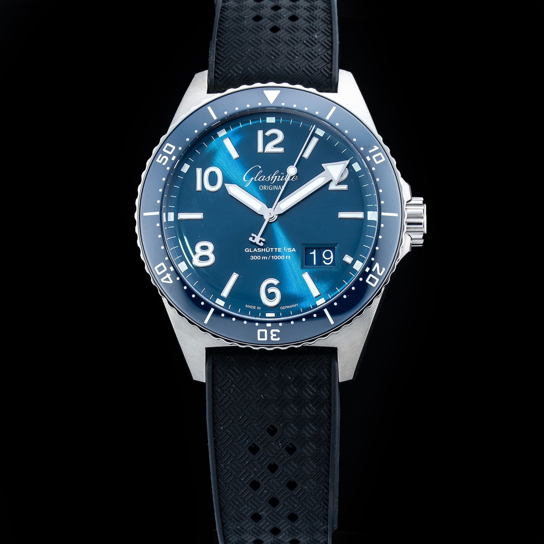 Glashütte Original SeaQ Panorama Date Blue 1-36-13-02-81-06