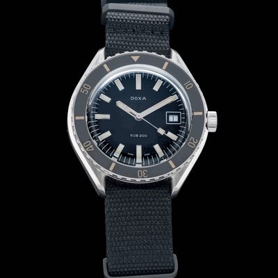 DOXA SUB 200 Sharkhunter 799.10.101.10