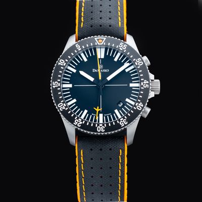Damasko DC82 Orange Central Minutes Chrono