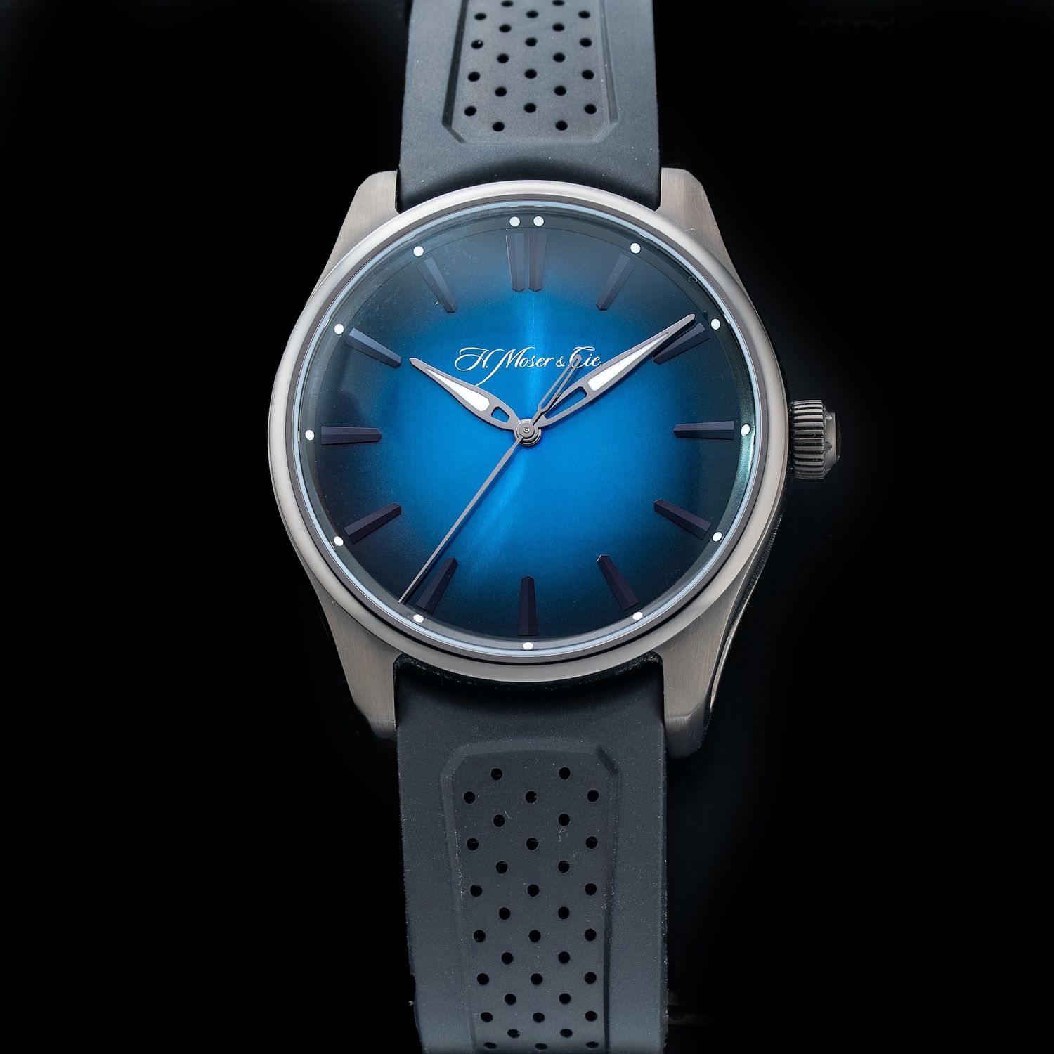H. Moser & Cie. Pioneer Centre Seconds Funky Blue Black Edition