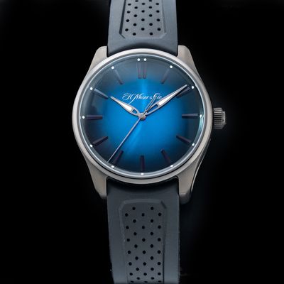 H. Moser & Cie. Pioneer Centre Seconds Funky Blue Black Edition 3200-1205