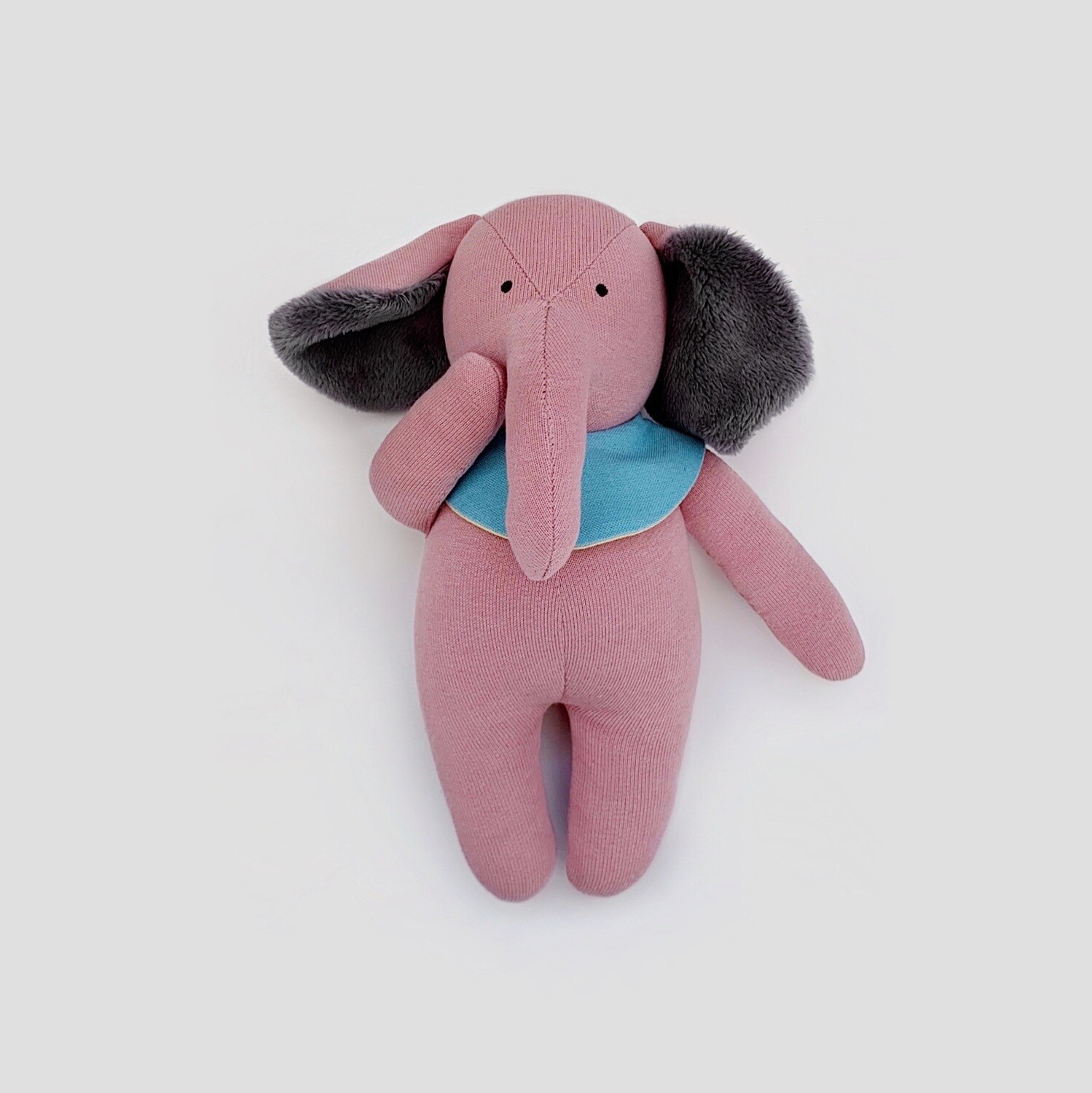 Пыльно-розовый слоник с серыми ушками