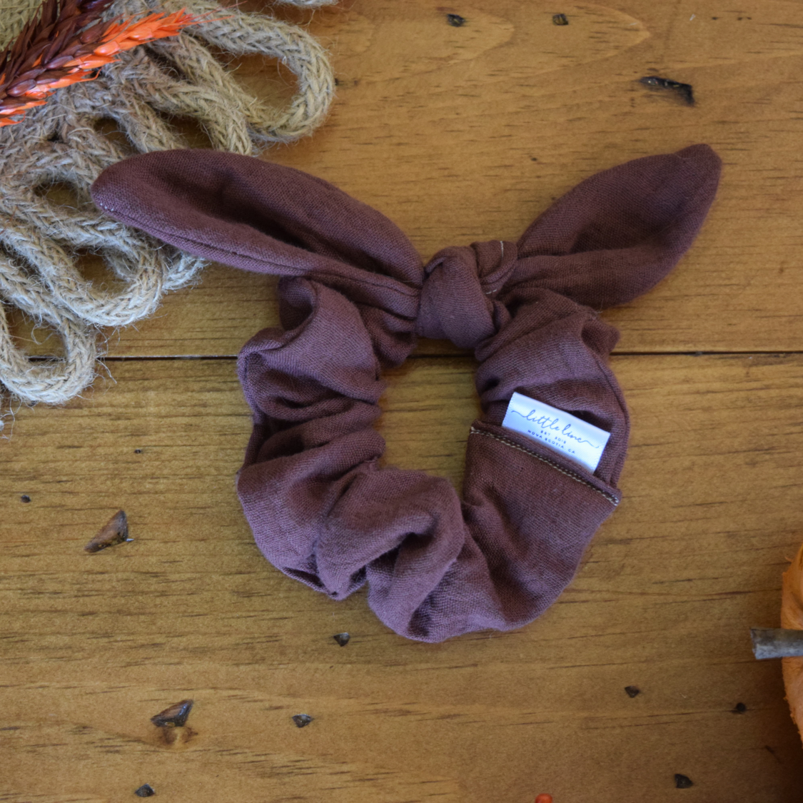 LILIAN KNOTTED SCRUNCHIE