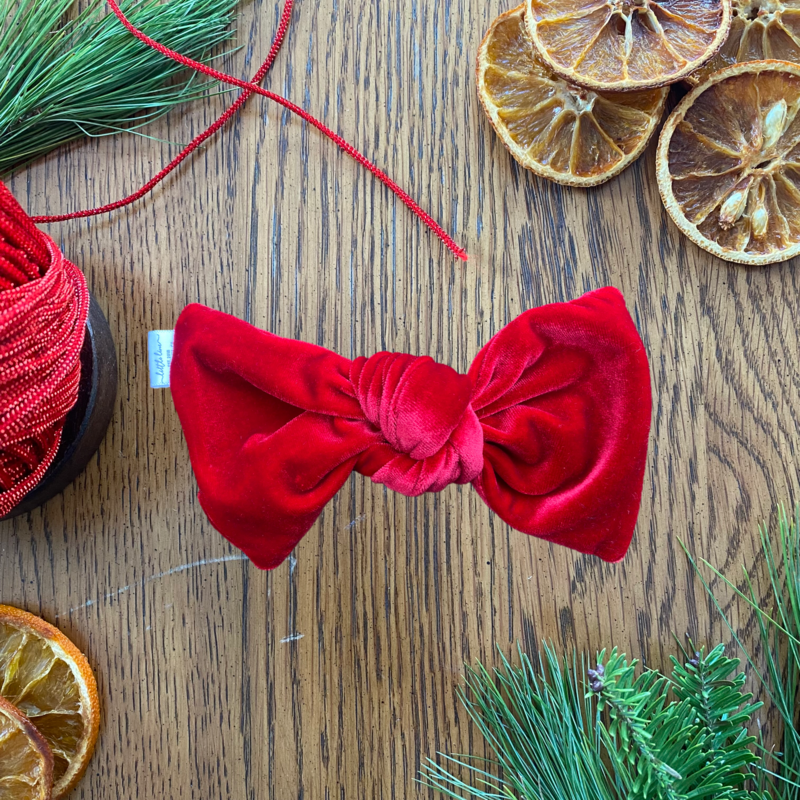BERRY KNOTTED BOW TIE