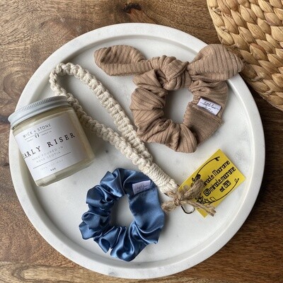 GAL'S ESSENTIALS GIFT BOX