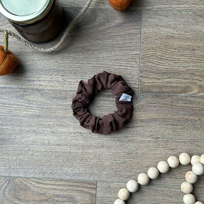 BROWN TEENY ATHLETIC SCRUNCHIE