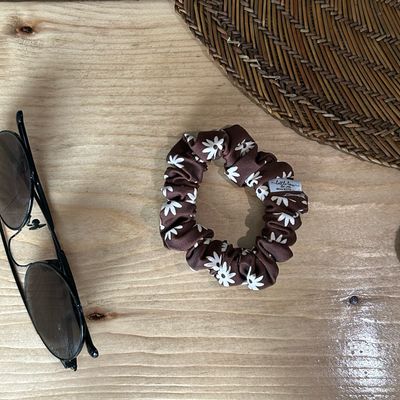 RILEY TEENY ATHLETIC SCRUNCHIE