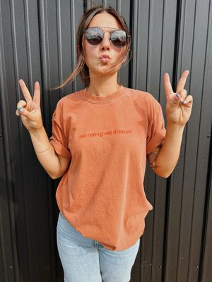 CUTESY TEE