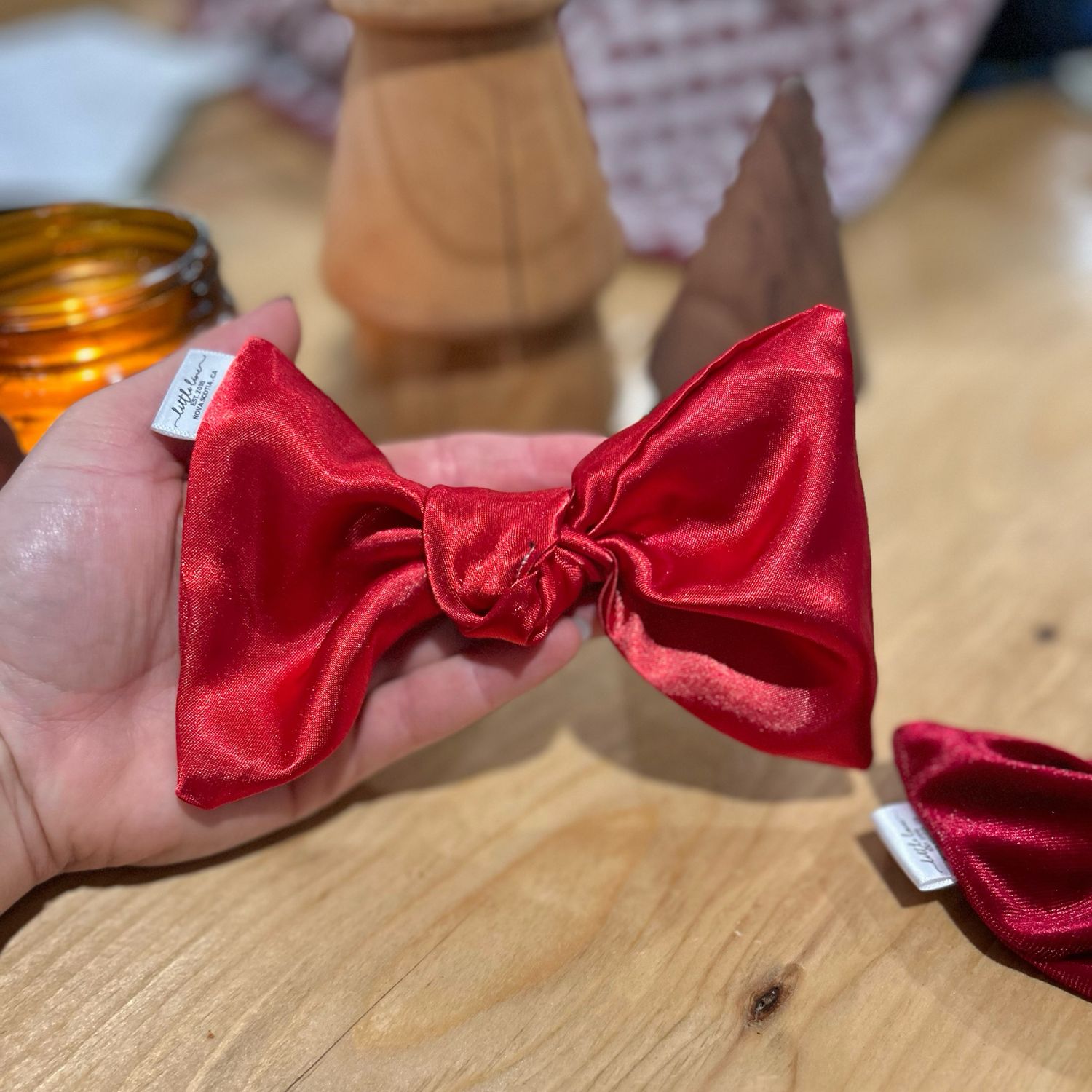 PRANCER KNOTTED BOW TIE