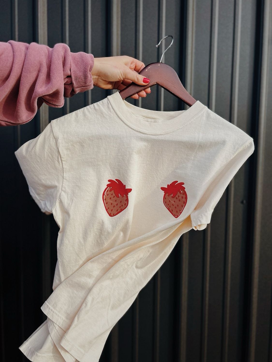 STRAWBERRY TEE