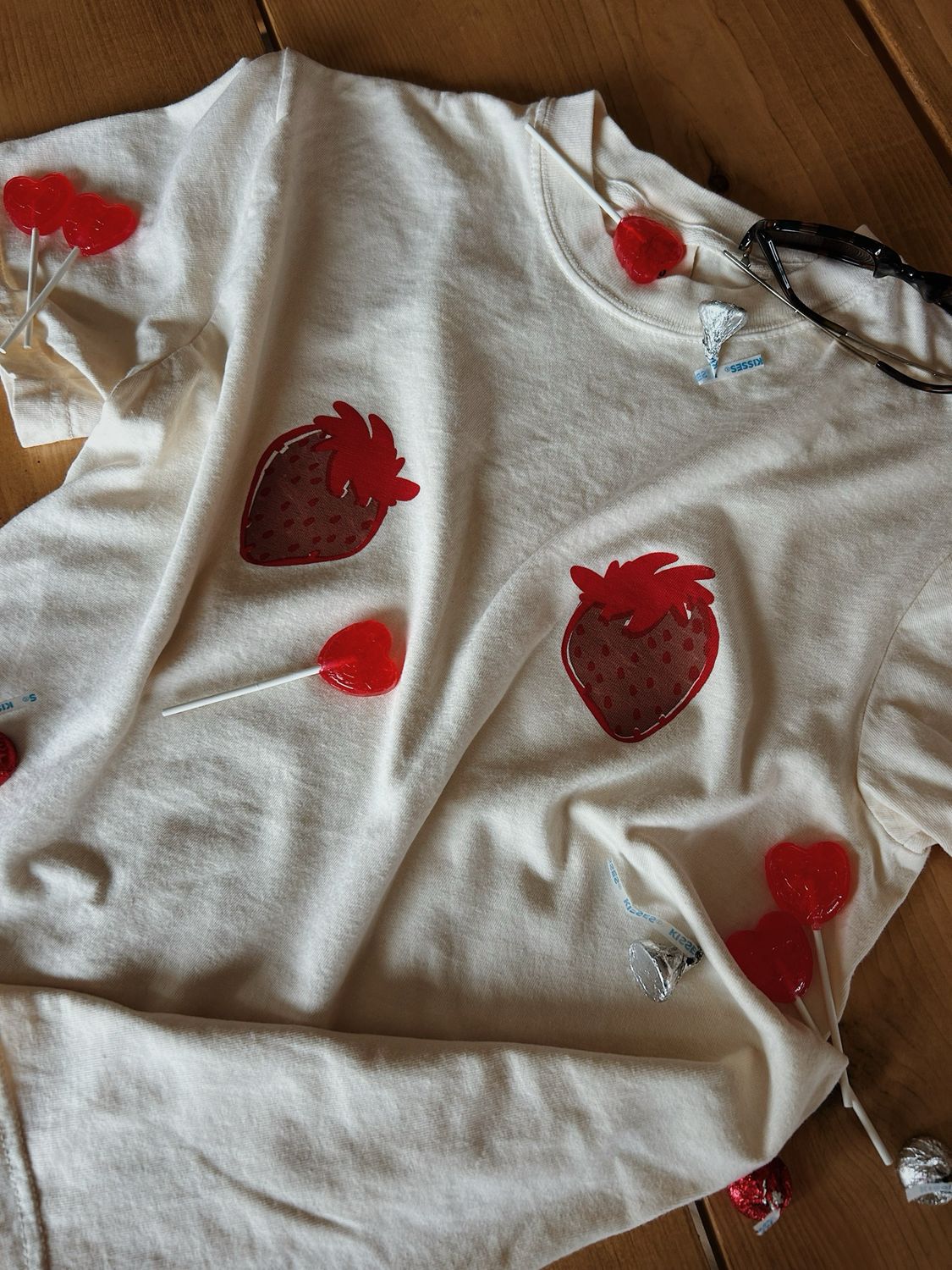 STRAWBERRY TEE