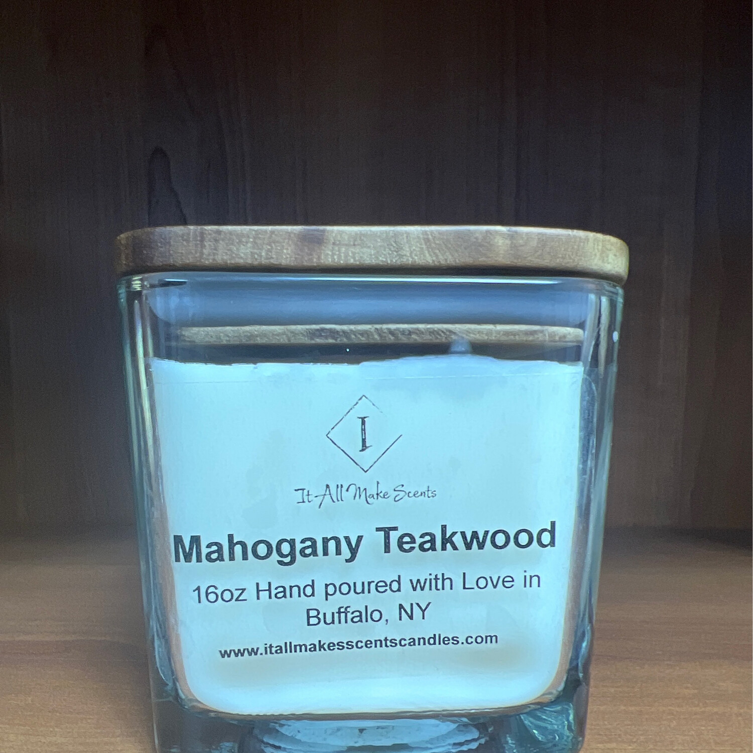 Mahogany Teakwood Candle 16oz
