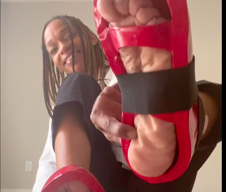 Kicking in my Foot Pads 2:30 min Short version Clip