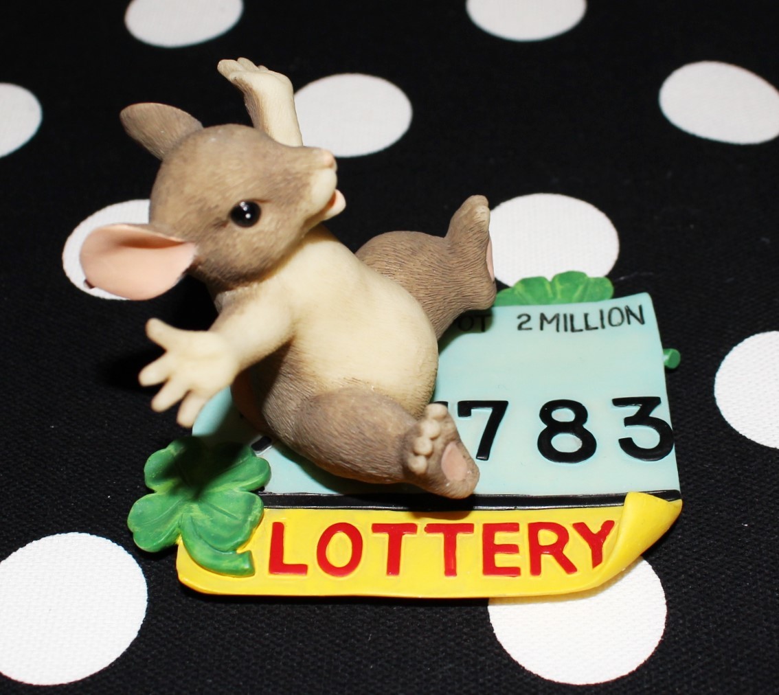 Charming Tails by Fitz & Floyd Lottery “I'm A Winner” #89/719 Figurine w/ Box