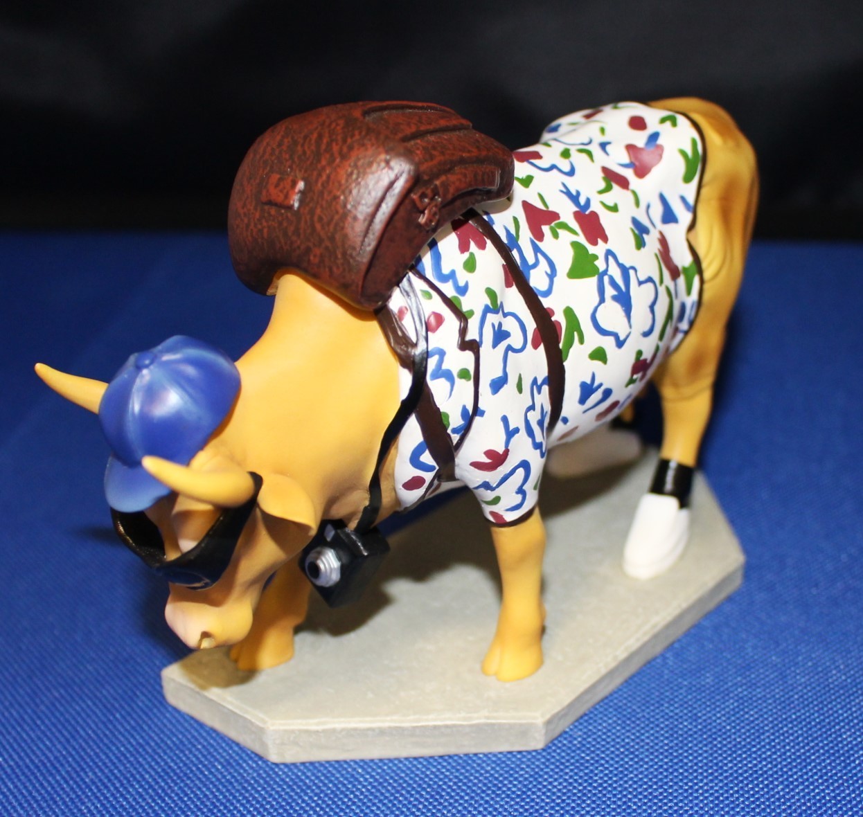 Cow Parade “Out of Cow Towner” 1/3495 Retired Figurine #9121