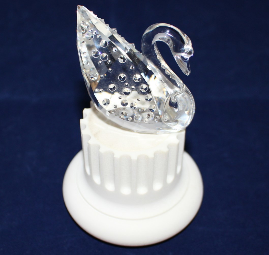 Swarovski Crystal “Centenary Swan” Figurine 1995 Commemorative Edition w/ Box