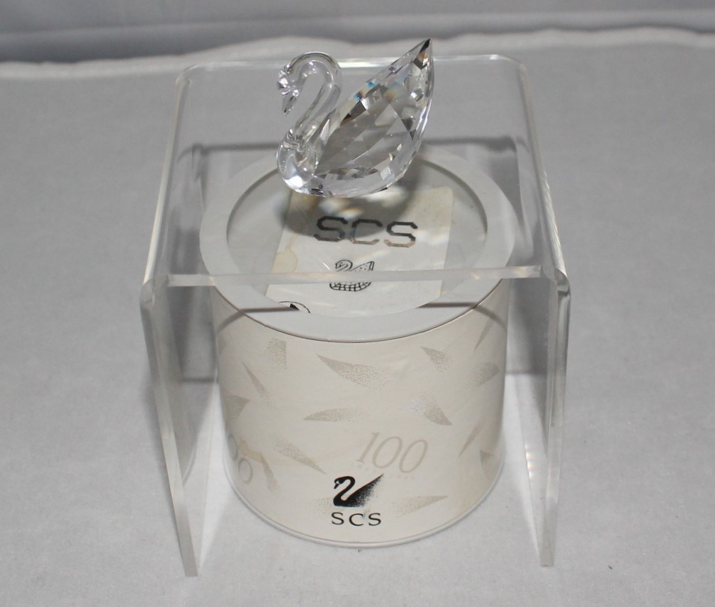 Swarovski Crystal 1995 SCS Miniature Swan Figurine w/ Original Box