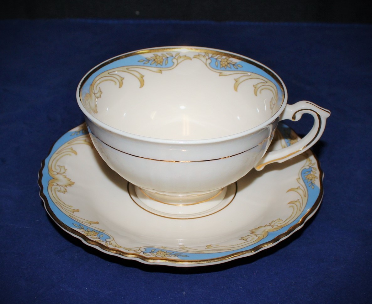 1960's Federal Shape Carvel Syracuse China Tea Cup & Saucer Set