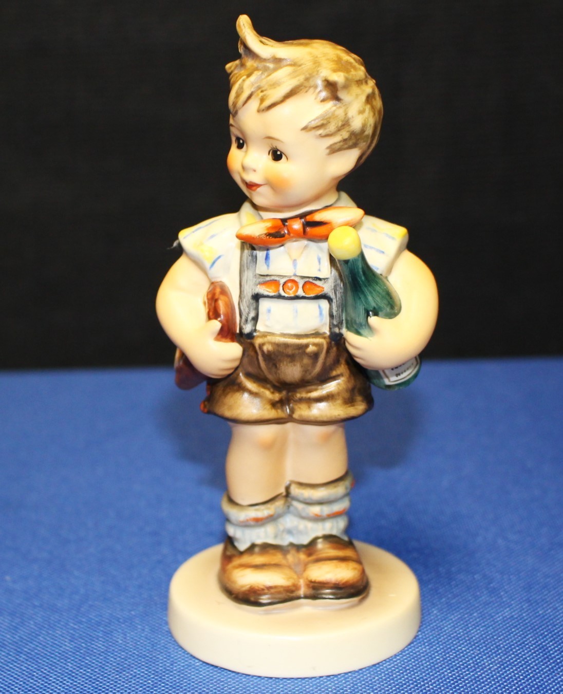 Goebel Hummel Valentine Joy 5.5" Figurine #399 - 1979 Special Edition No. 4