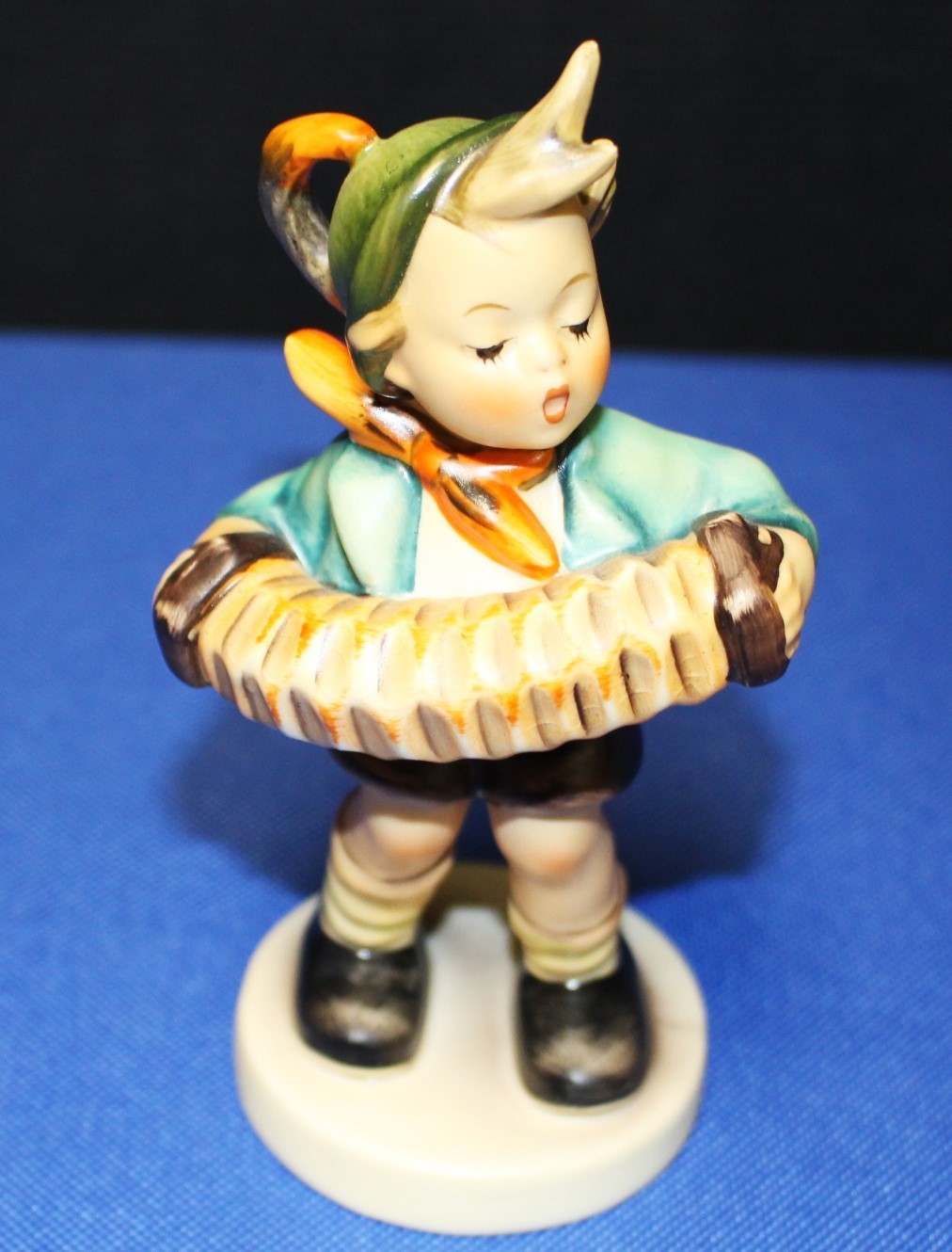 Goebel Hummel Accordian Boy 5.5" Figurine #185 TMK-2