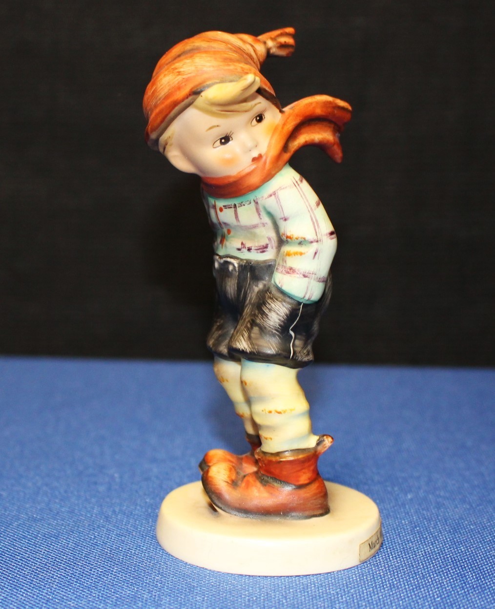 Goebel Hummel March Winds 4.75" Figurine #43 TMK-3 Boy w/ Scarf