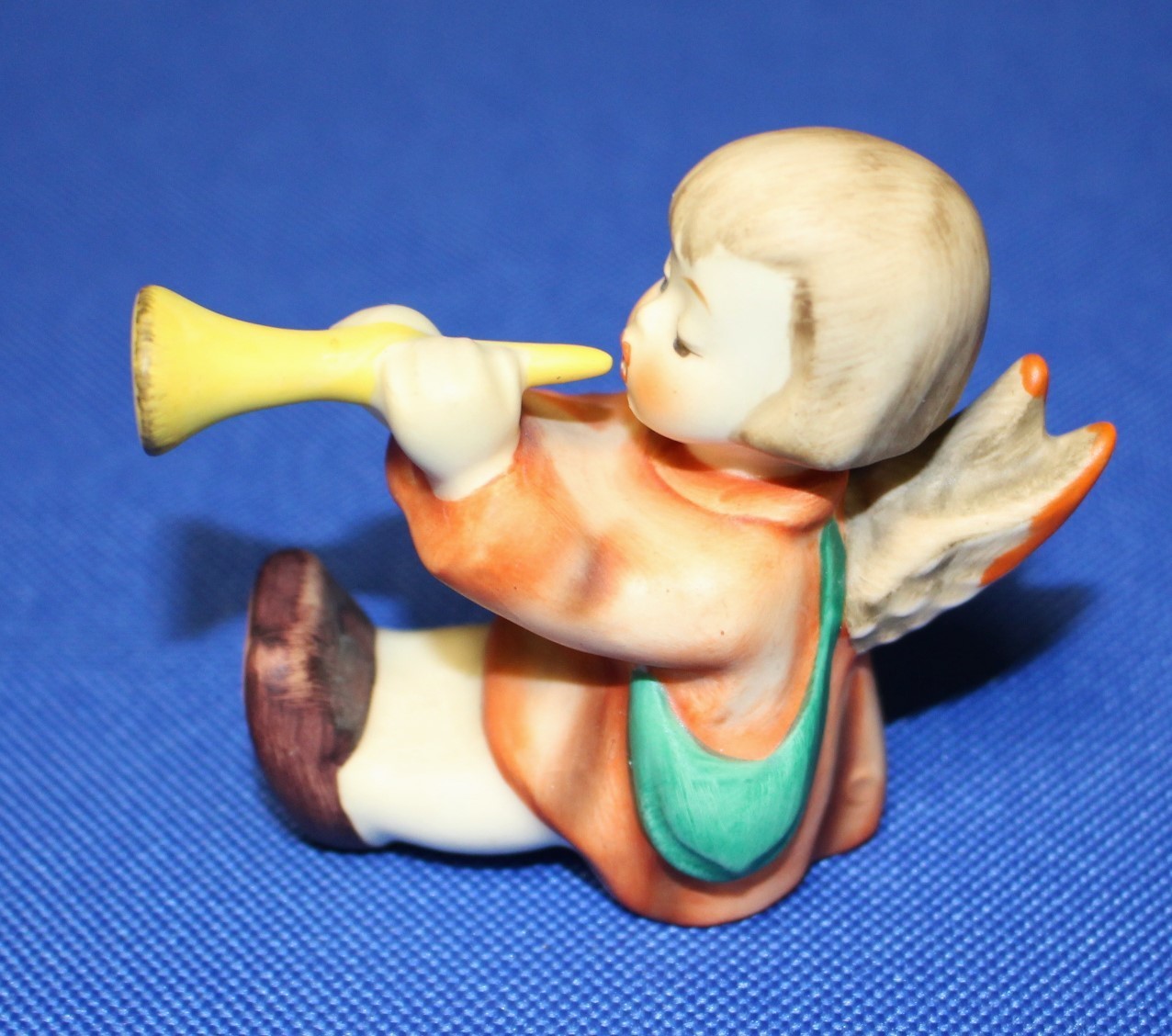 Goebel Hummel Angel Joyous News w/ Trumpet Figurine #238C TMK-6