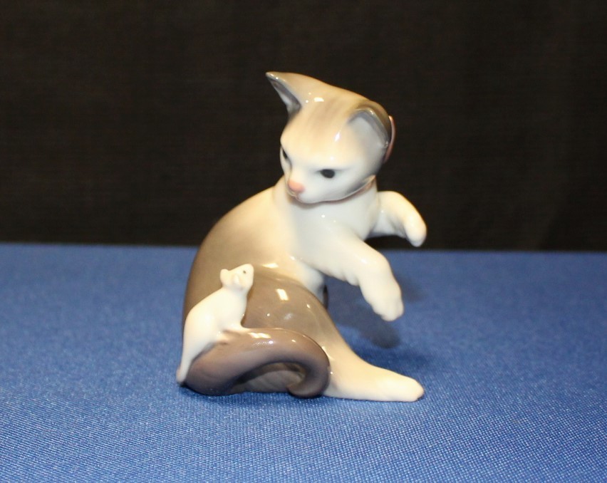 Lladro Cat & Mouse Playful Kitten Porcelain Figurine #5236